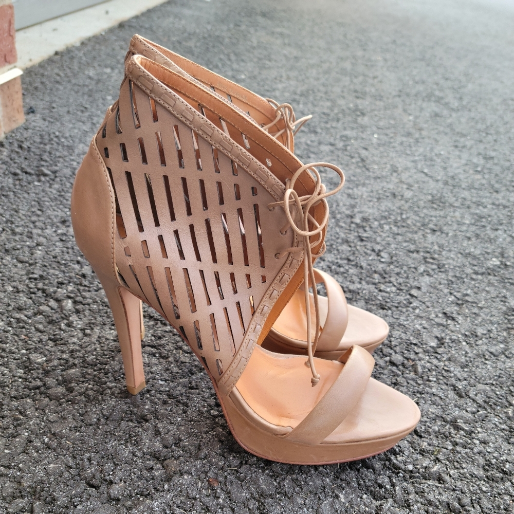 Pour la Victoire Tan Leather Shoes